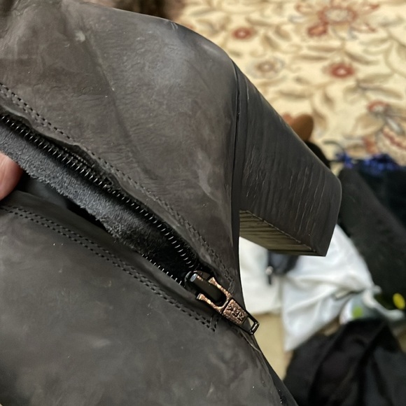 Paul Green Delgado Suede Leather Women's Ankle Boots Dark Gray Size 4.5 - Picture 8 of 8